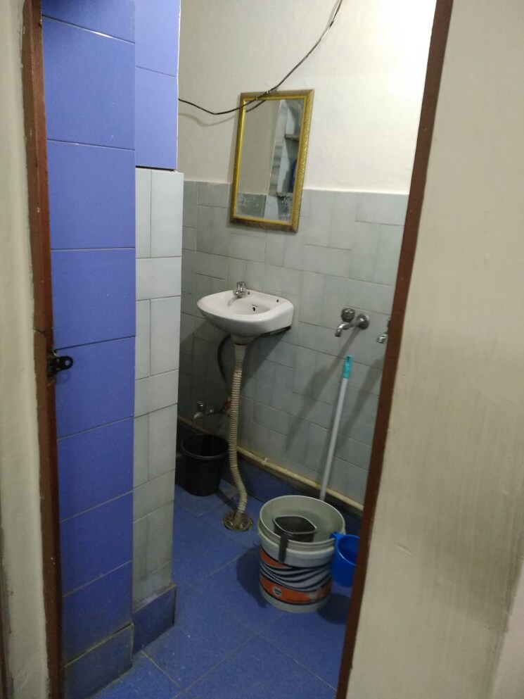 Bathroom, lajpat nagar 1 Bedroom 550 Sq.Ft. Builder Floor In Lajpat Nagar Delhi 7054511