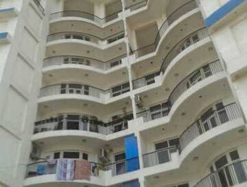 4 BHK Apartment – Exterior View View at Amrapali Platinum, Sector 119 - for Sale