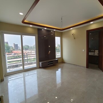 Room in 4 BHK Builder Floor at Hong Kong Bazaar, Sector 56 – for Sale