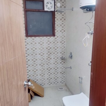 Bathroom in 4 BHK Apartment at Bestech Park View City 1, Sector 48 – for Sale