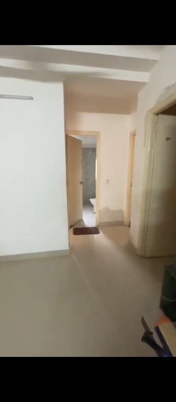 Room in 3 BHK Apartment at Spring Meadows, Tech Zone 4 Greater Noida – for Sale