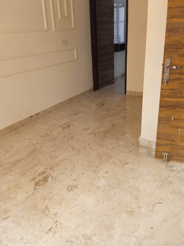 Room in 1 BHK Apartment at Sector 115 – for Sale