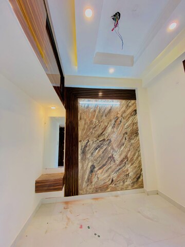 Furnished Amenities in 2 BHK Builder Floor at Aya Nagar – for Sale
