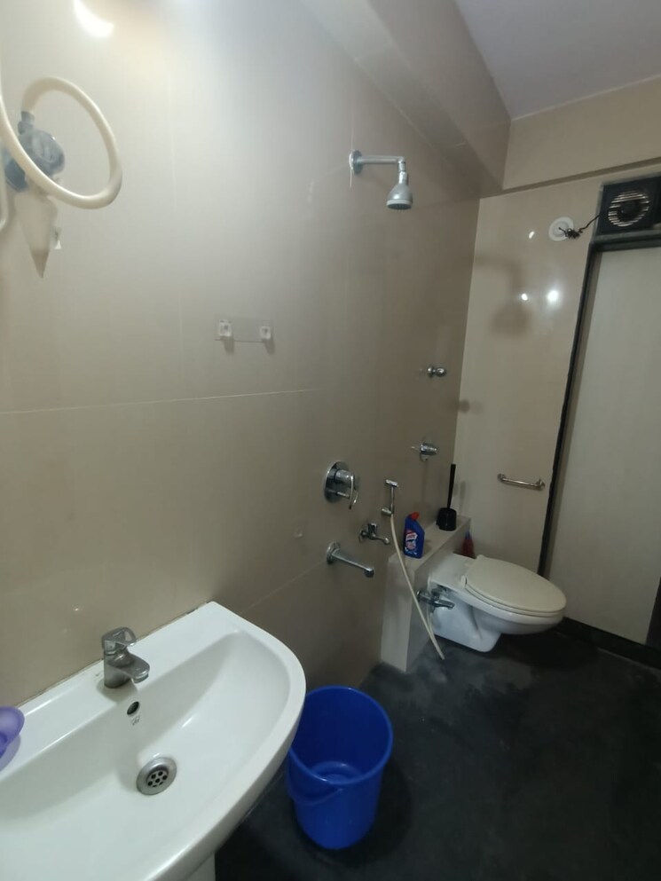 Bathroom, devashree-park 3 Bedroom 1207 Sq.Ft. Apartment In Kolshet Road Thane 7055738