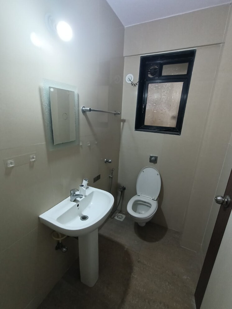 Bathroom, devashree-park 3 Bedroom 1207 Sq.Ft. Apartment In Kolshet Road Thane 7055738