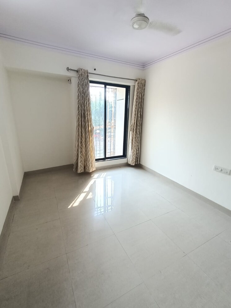 Room, devashree-park 3 Bedroom 1207 Sq.Ft. Apartment In Kolshet Road Thane 7055738