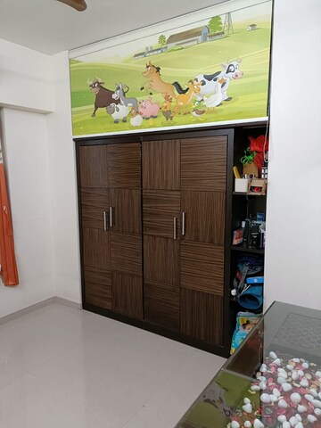 Furnished Amenities in 2 BHK Apartment at Dosti Group Imperia, Manpada – for Sale