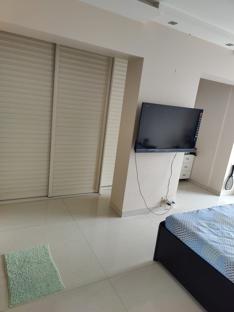 Bathroom, nandita-building 4 Bedroom 2000 Sq.Ft. Apartment In Bandra West Mumbai 7056455