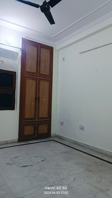 Room in 6 BHK Villa at Sector 82 – for Sale