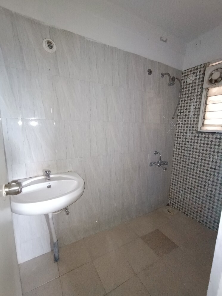 Bathroom, maple-aapla-ghar-kirkatwadi 1 Bedroom 659 Sq.Ft. Apartment In Shetphal Haveli Pune 7057057