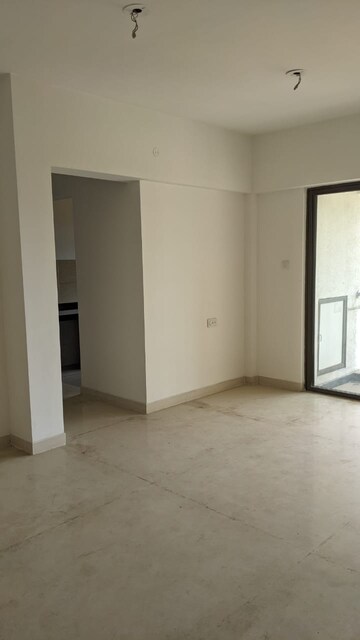Room in 2 BHK Apartment at Lodha Splendora, Ghodbunder Road – for Sale