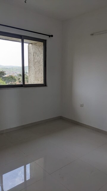 Room in 2 BHK Apartment at Lodha Splendora, Ghodbunder Road – for Sale
