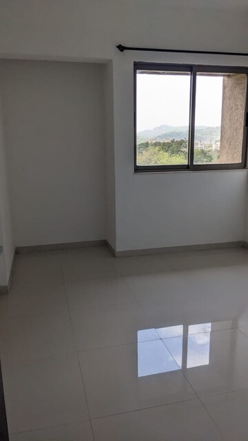 Room in 2 BHK Apartment at Lodha Splendora, Ghodbunder Road – for Sale