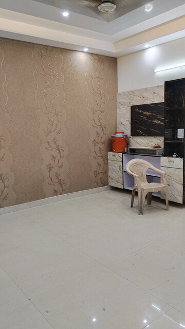 Parking in 3 BHK Builder Floor at Himalaya Apartment Vasundhara, Vasundhara Sector 5 – for Sale