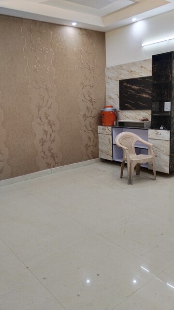 Parking in 3 BHK Builder Floor at Himalaya Apartment Vasundhara, Vasundhara Sector 5 – for Sale