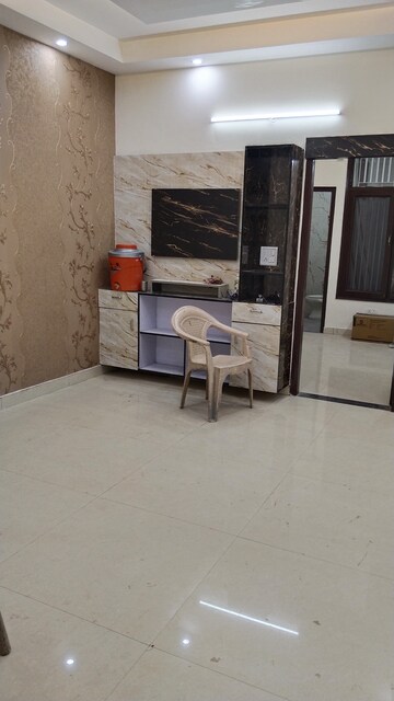 Parking in 3 BHK Builder Floor at Himalaya Apartment Vasundhara, Vasundhara Sector 5 – for Sale