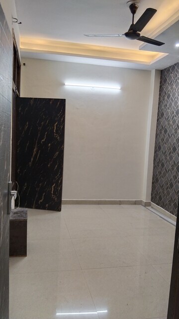 Room in 3 BHK Builder Floor at Himalaya Apartment Vasundhara, Vasundhara Sector 5 – for Sale