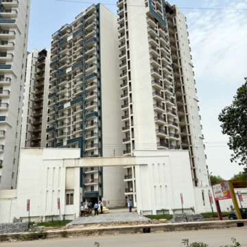 2 BHK Apartment For Resale in SLF Anushree Sector 75 Faridabad  7057405