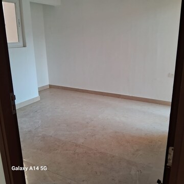 Room in 2.5 BHK Apartment at Ace Divino, Sector 1 Greater Noida – for Sale