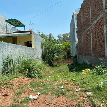  Plot For Sale in Sector 27