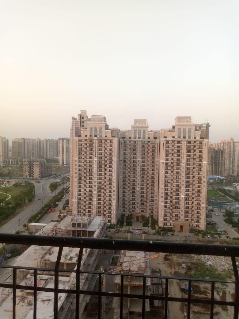 3 BHK Apartment फॉर रेंट इन Antriksh Golf City Sector 150 Noida  7058194