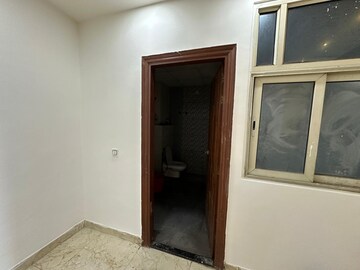 Room in 2.5 BHK Apartment at Marvel Homes, Sector 61 – for Sale