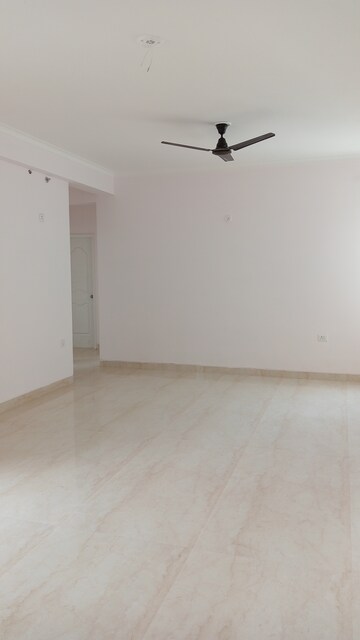Room in 4 BHK Apartment at Chandra Panorama, Sushant Golf City – for Sale