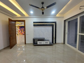 Room in 4 BHK Builder Floor at Sector 43 – for Sale