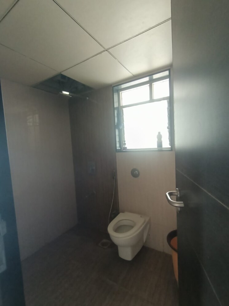 Bathroom, paranjape-azure 3 Bedroom 1550 Sq.Ft. Apartment In Tathawade Pune 7060093