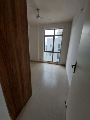 Room in 3 BHK Apartment at Vatika Lifestyle Homes, Sector 83 – for Sale