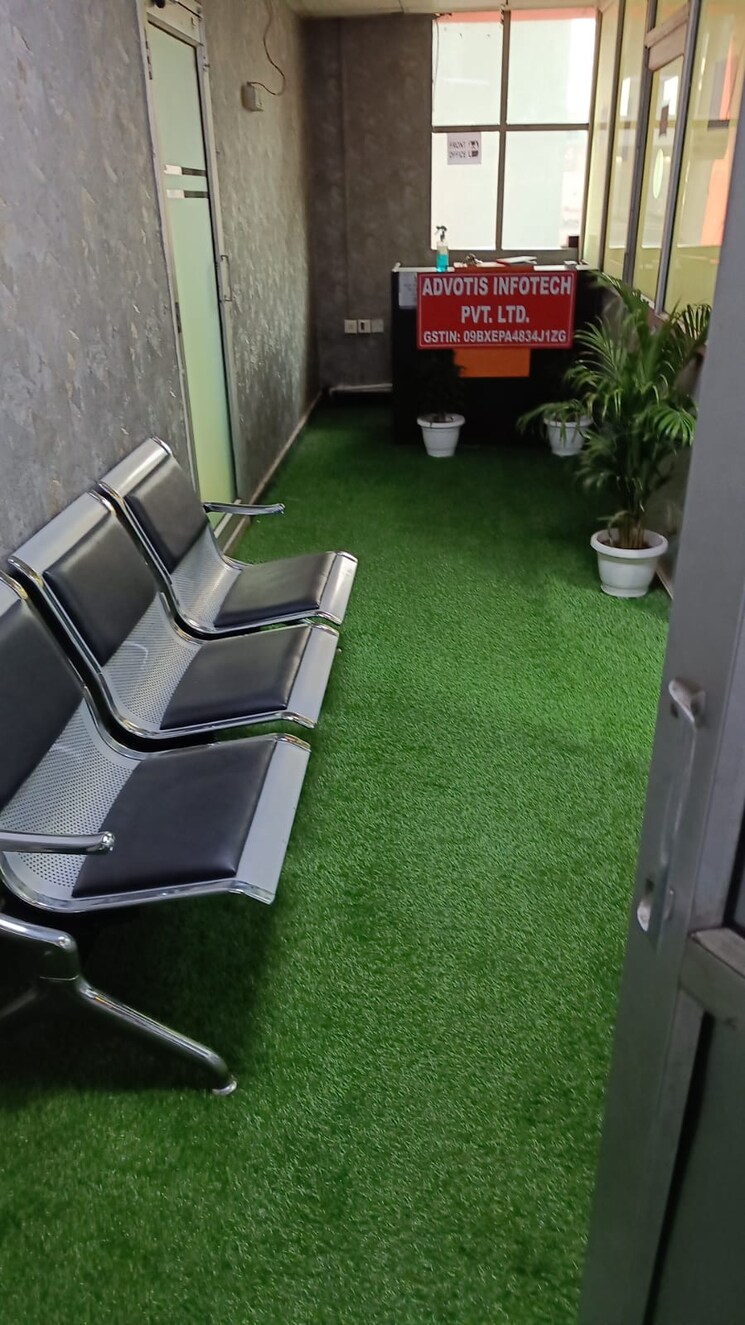  Parking, sector 3 Commercial Office Space 2210 Sq.Ft. In Sector 3 Noida 7060691