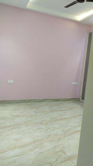 Room in 2 BHK Builder Floor at VRK Premium Housing Society, Vasundhara Sector 1 – for Sale