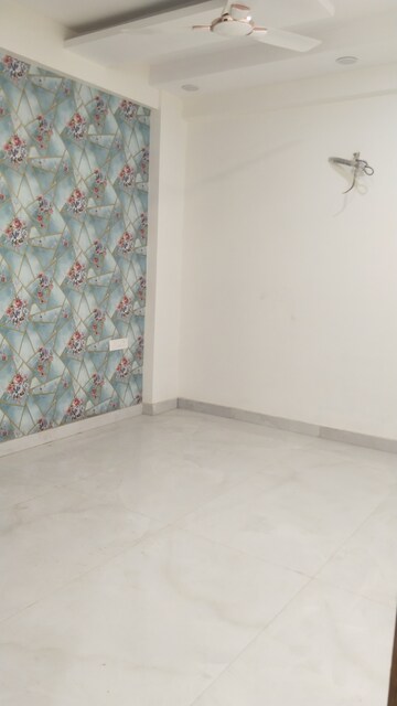 Room in 4 BHK Builder Floor at SG Alpha Tower, Vasundhara Sector 9 – for Sale