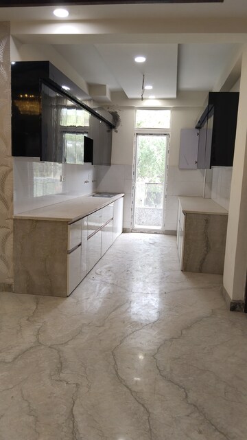 Kitchen in 4 BHK Builder Floor at SG Alpha Tower, Vasundhara Sector 9 – for Sale