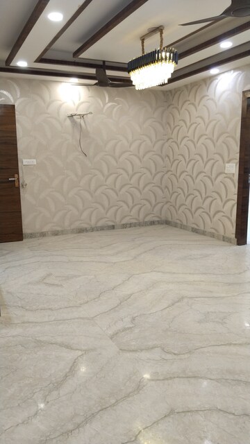 Room in 4 BHK Builder Floor at SG Alpha Tower, Vasundhara Sector 9 – for Sale