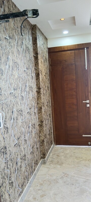 Furnished Amenities in 5 BHK Builder Floor at Sai Heritage Kaushambi, Dabur Chowk – for Sale