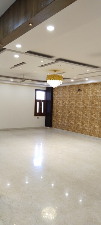 5 BHK Builder Floor For Resale in Sai Heritage Kaushambi Dabur Chowk Ghaziabad  7060961