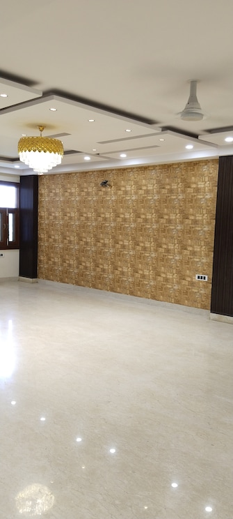 5 BHK Builder Floor For Resale in Sai Heritage Kaushambi Dabur Chowk Ghaziabad  7060961