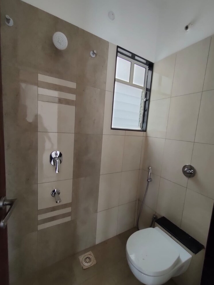 Bathroom, godrej-hillside 3 Bedroom 1030 Sq.Ft. Apartment In Mahalunge Pune 7061150