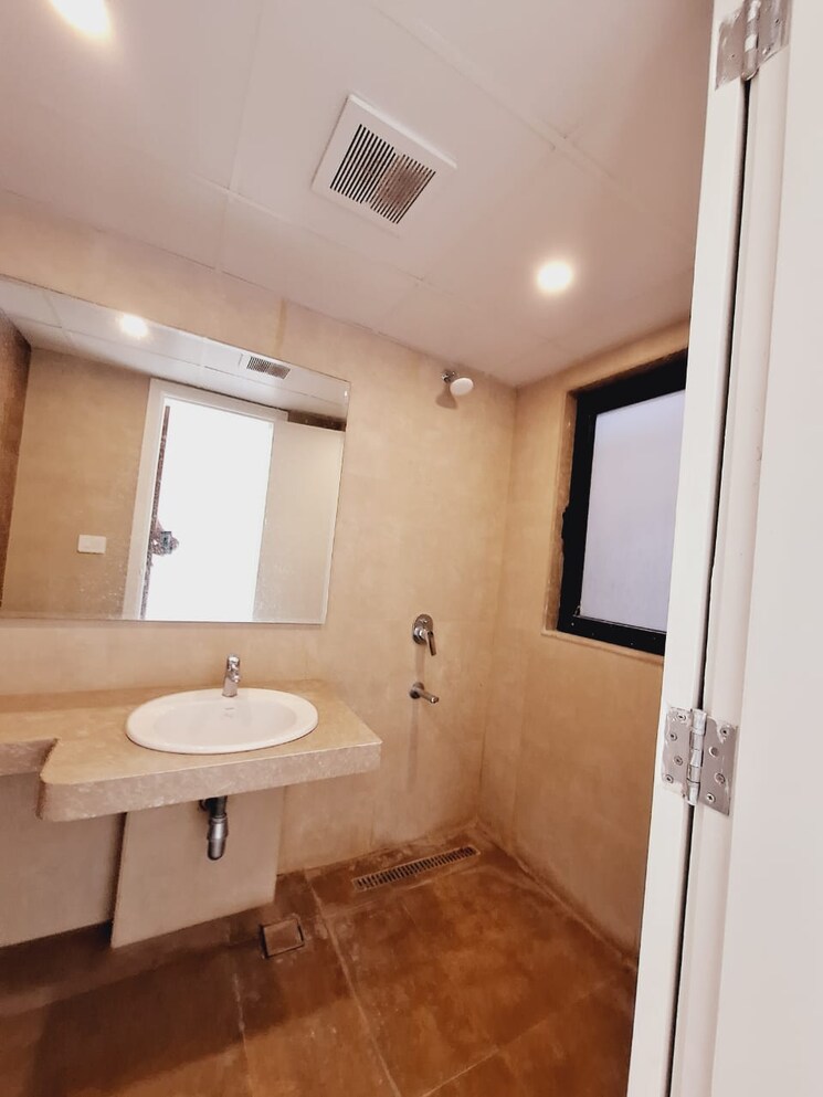 Bathroom, supreme-belmac-residences 3.5 Bedroom 1975 Sq.Ft. Apartment In Kalyani Nagar Pune 7061332