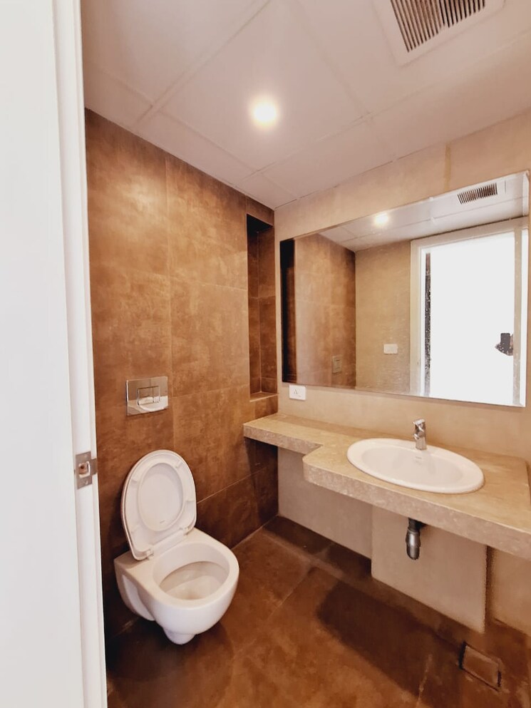 Bathroom, supreme-belmac-residences 3.5 Bedroom 1975 Sq.Ft. Apartment In Kalyani Nagar Pune 7061332