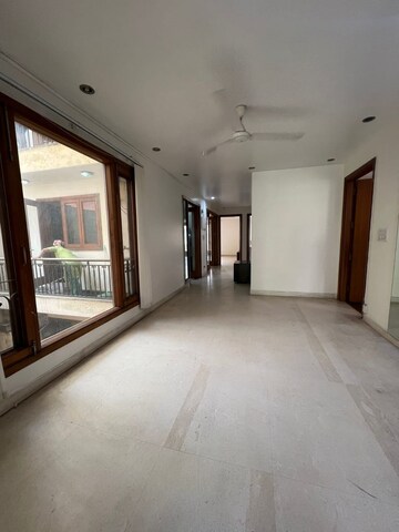Room in 6+ BHK Independent House at New Friends Colony – for Sale