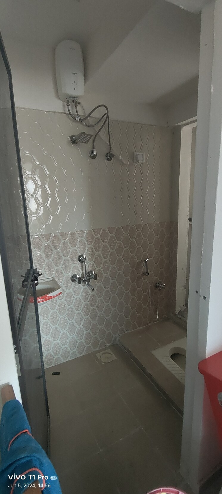 Bathroom, sarah-continental-heights 1 Bedroom 550 Sq.Ft. Apartment In Byculla East Mumbai 7061557