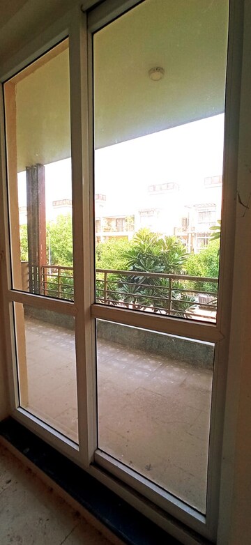 Room in 3 BHK Apartment at Puri Vip Floors, Sector 81 – for Sale