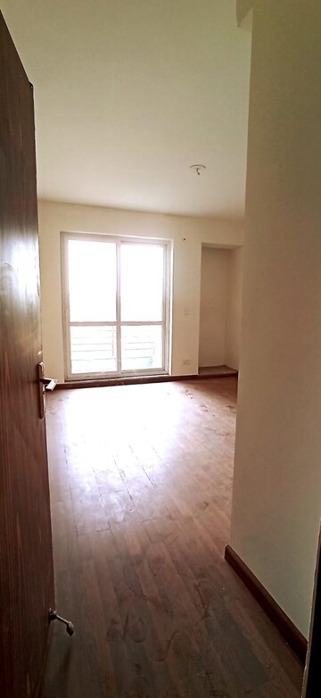 Room in 3 BHK Apartment at Puri Vip Floors, Sector 81 – for Sale