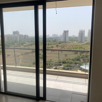 Room in 2.5 BHK Apartment at Godrej Oasis, Sector 88a – for Sale