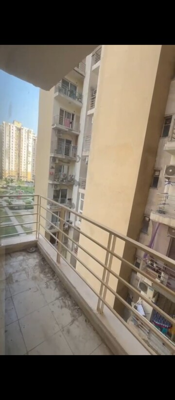 2 BHK Apartment For Sale in Paras Tierea, Sector 137
