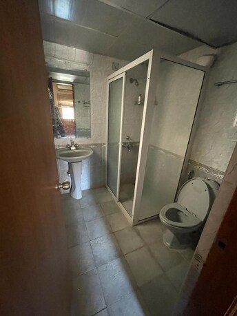 रेसिडेंशियल बिल्डर फ्लोर वर्ग फुट फॉर रीसेल इन जेबी नगर मुंबई  7065657