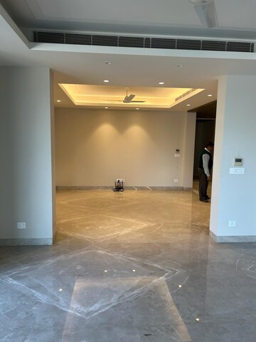 Room in 4 BHK Builder Floor at Saket – for Sale