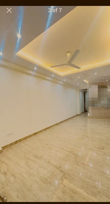 Room in 3 BHK Builder Floor at South Extension ii – for Sale